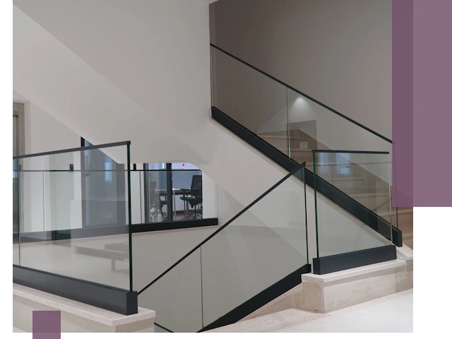 Стеклянные перила премиум-класса с установкой в Каменке