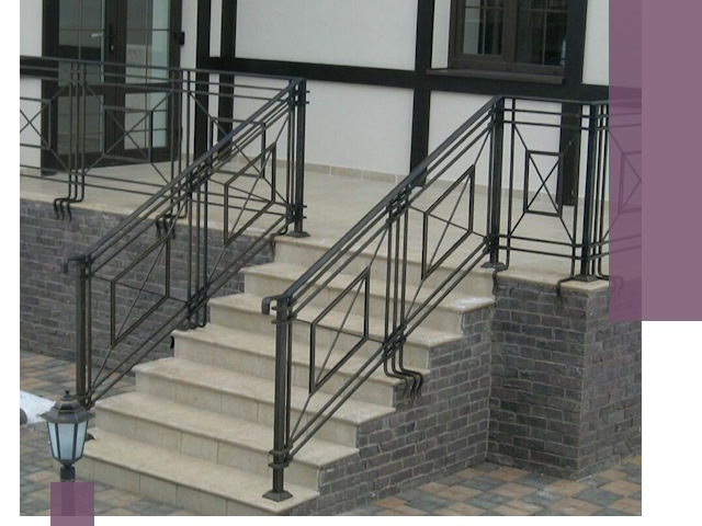 Перила для крыльца в Каменке — монтаж, изготовление и установка