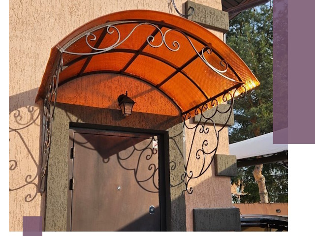 Демонтаж козырьков в Каменке быстро и безопасно